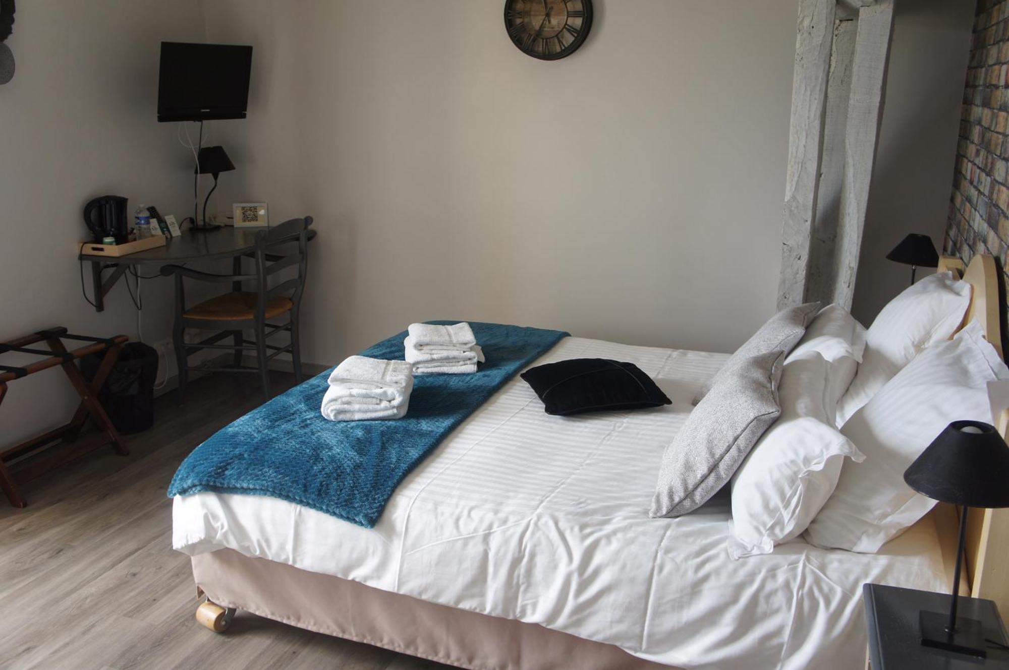 Logis Hotel Auberge De Cartassac Cressensac-Sarrazac Luaran gambar