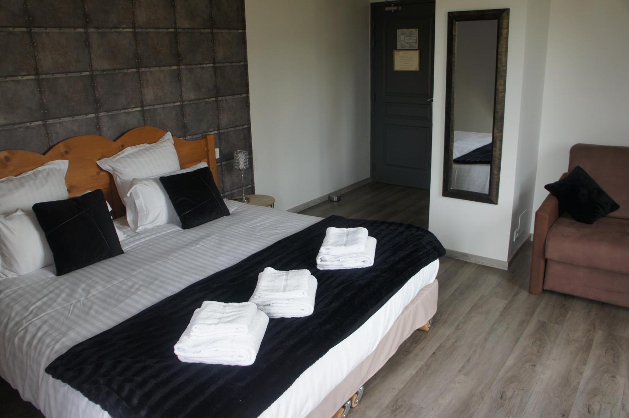 Logis Hotel Auberge De Cartassac Cressensac-Sarrazac Luaran gambar