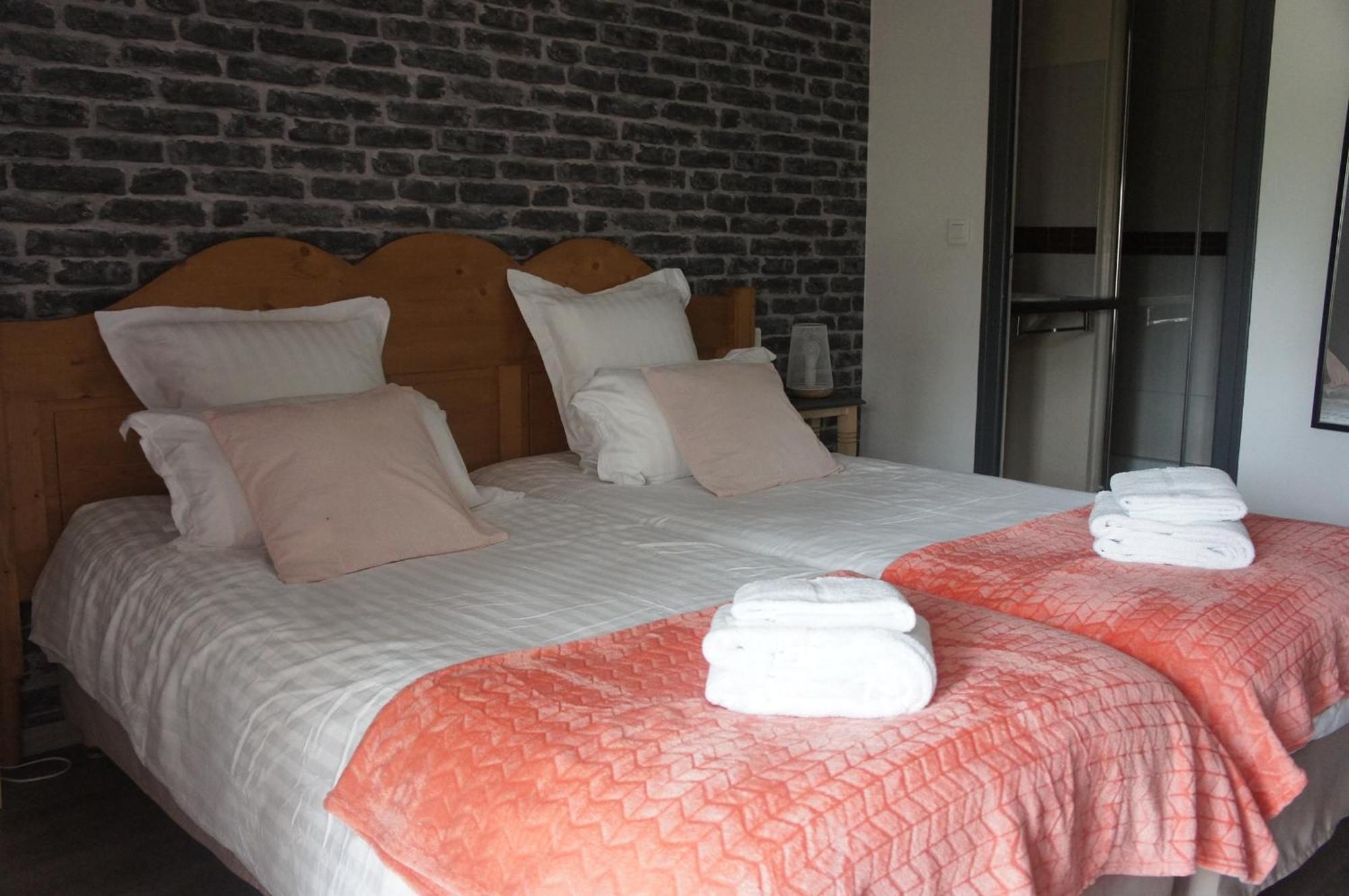 Logis Hotel Auberge De Cartassac Cressensac-Sarrazac Luaran gambar