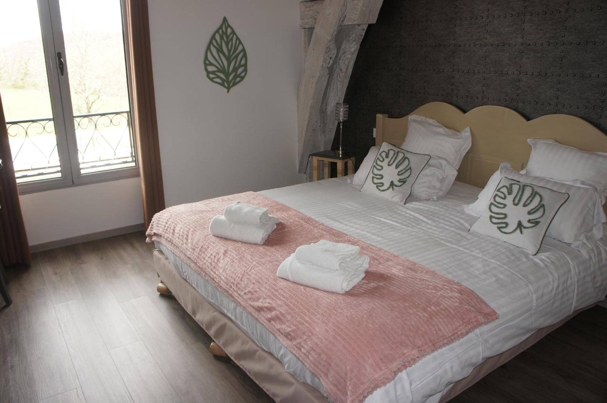 Logis Hotel Auberge De Cartassac Cressensac-Sarrazac Luaran gambar