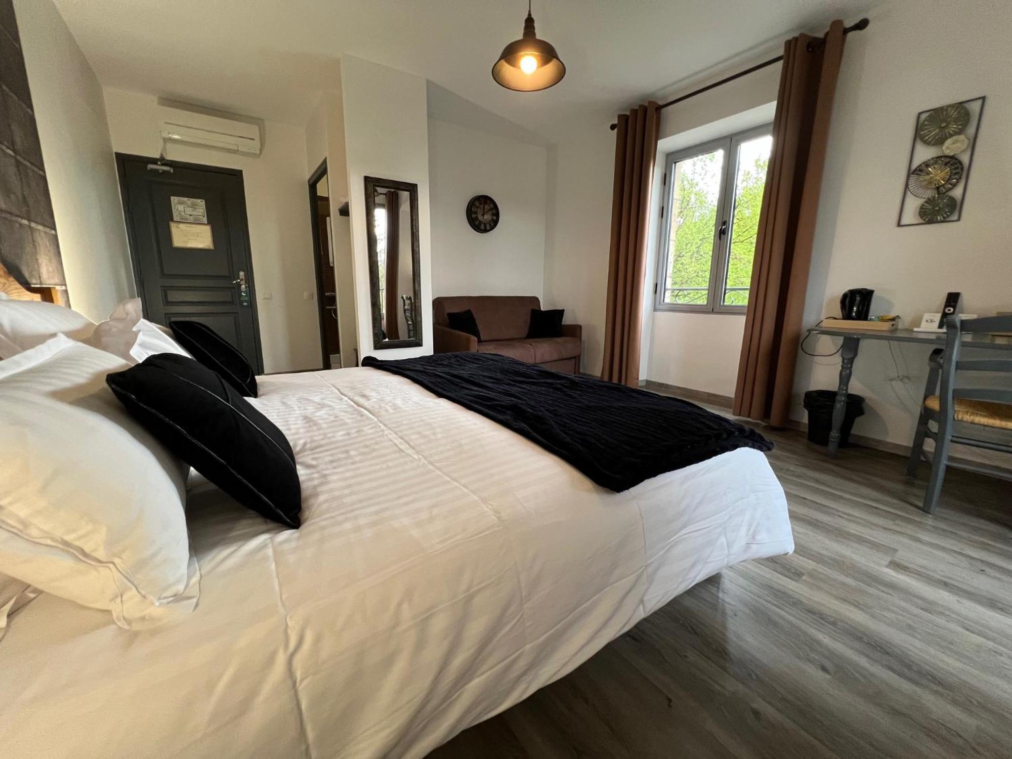 Logis Hotel Auberge De Cartassac Cressensac-Sarrazac Luaran gambar