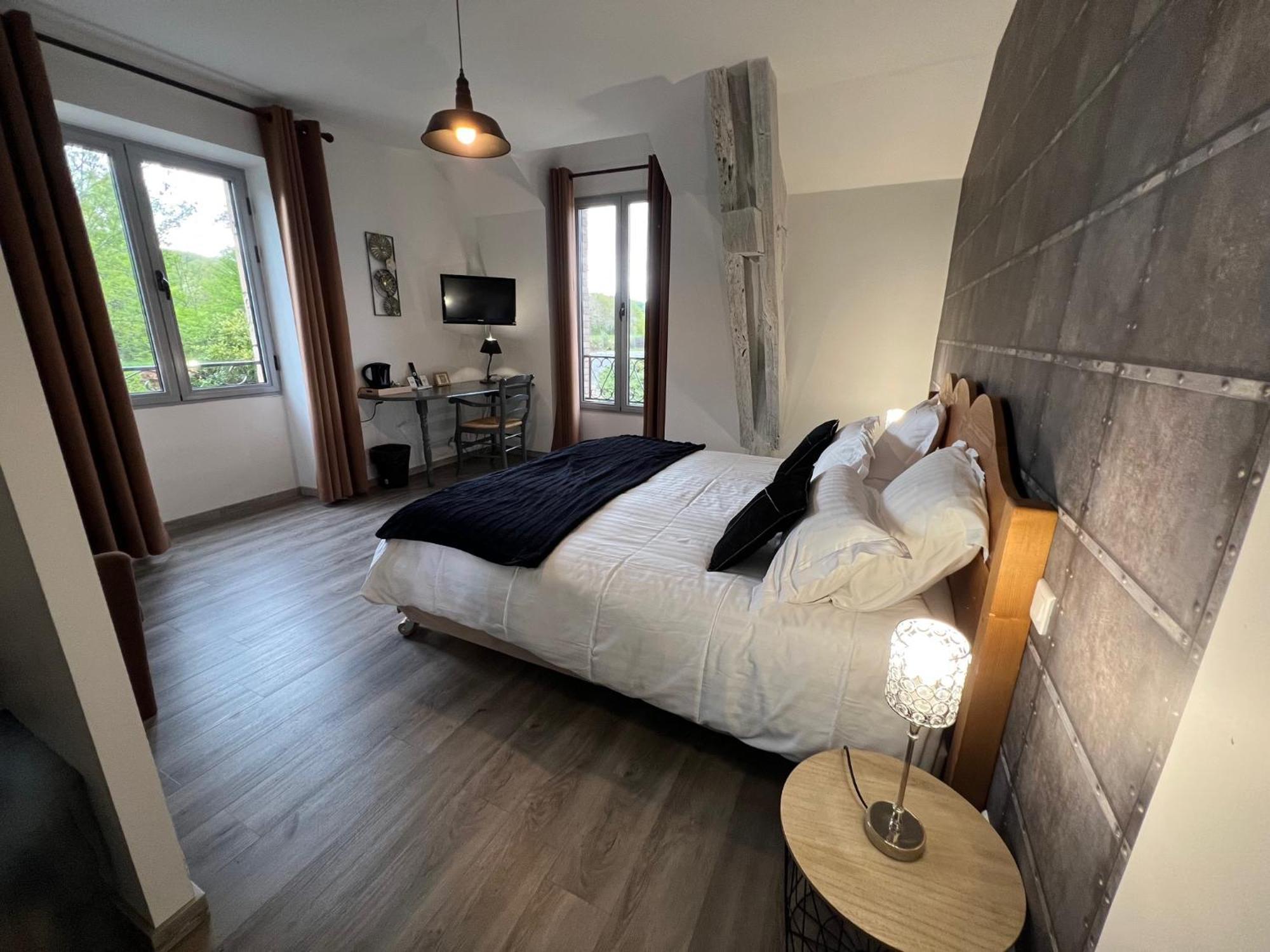 Logis Hotel Auberge De Cartassac Cressensac-Sarrazac Luaran gambar